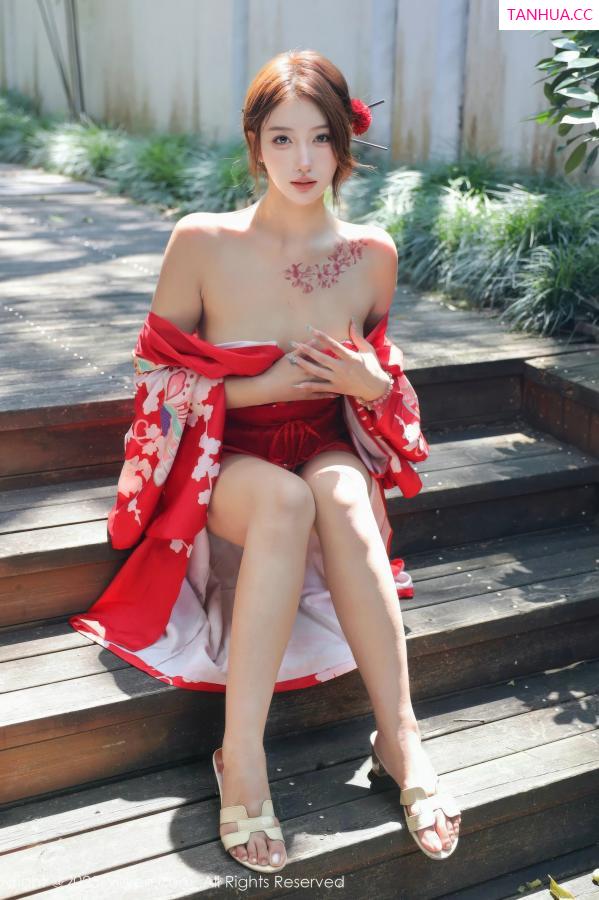   [XiuRen]高清写真图 2025.08.22 No.10683 金允希Yuki 红色和服第30张图片